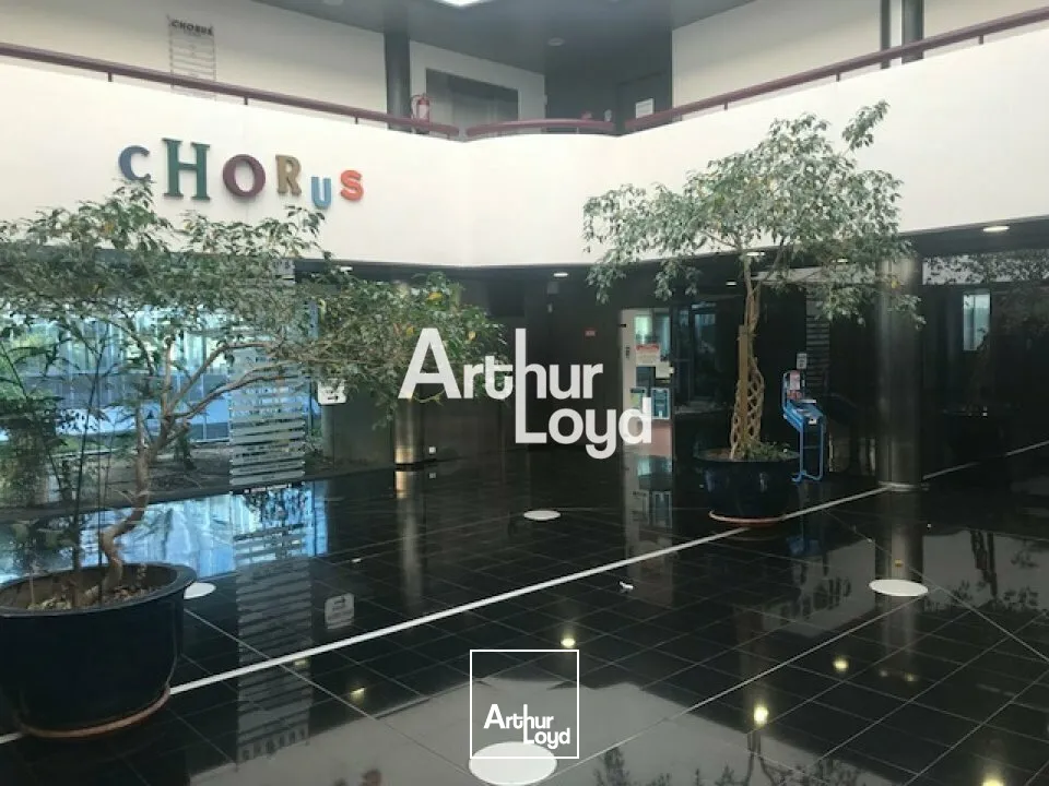 Bureaux climatisés 753 m² divisibles dès 49 m² à louer Antibes proche Sophia Antipolis 