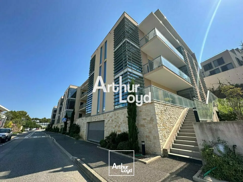 Bureaux neufs à louer 229 m² avec terrasse privative - Proximité Sophia Antipolis 