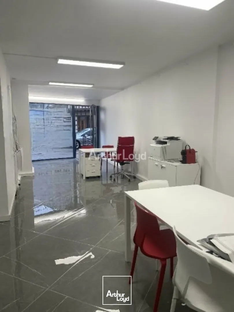 A LOUER CHALONS EN CHAMPAGNE AVEC UNE BELLE VISIBILITÉ - LOCAL COMMERCIAL D'ENVIRON 40m2