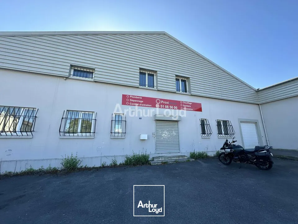 A Louer - Bâtiment d'environ 430m2 à usage mixte bureaux / activité - CENTRE DE TINQUEUX
