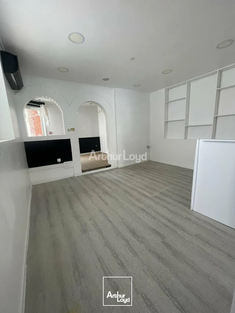 HYPER CENTRE DE REIMS - LOCAL COMMERCIAL DE 55m2 - DISPONIBLE IMMEDIATEMENT 