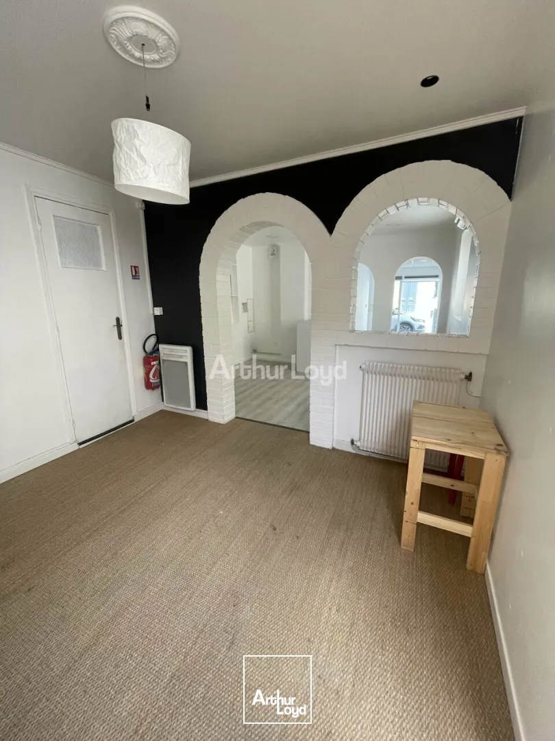 HYPER CENTRE DE REIMS - LOCAL COMMERCIAL DE 55m2 - DISPONIBLE IMMEDIATEMENT 