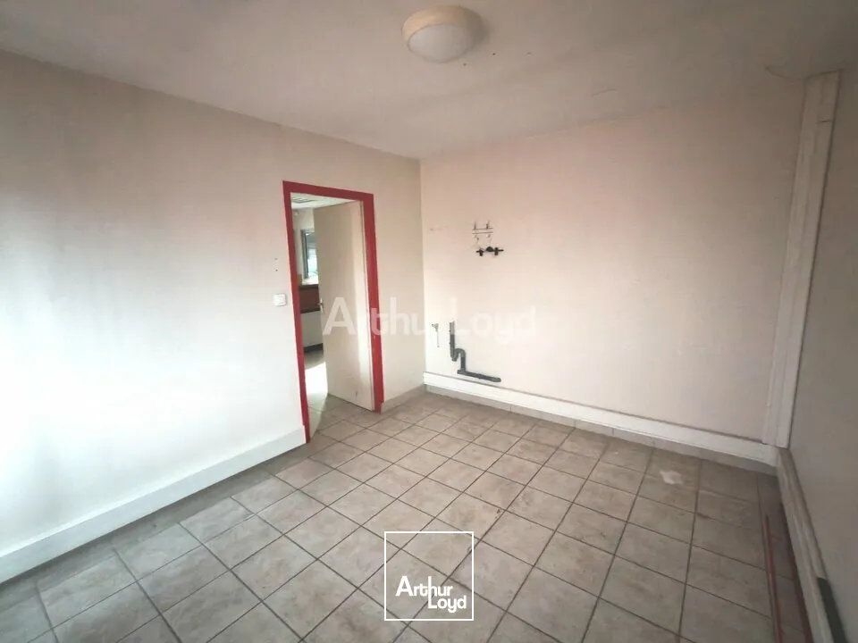 A Louer - Local d'activité de 500m2 avec bureaux ZI de St Martin Sur Le Pré