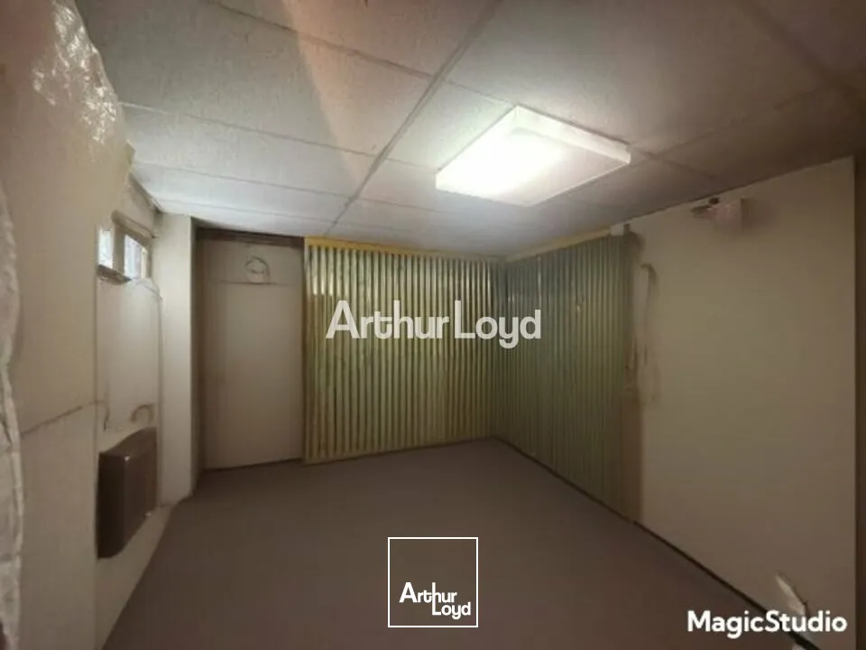 Emplacement N°1 sur le centre-ville de Reims - local commercial d'environ 70m2, disponible immédiatement. 