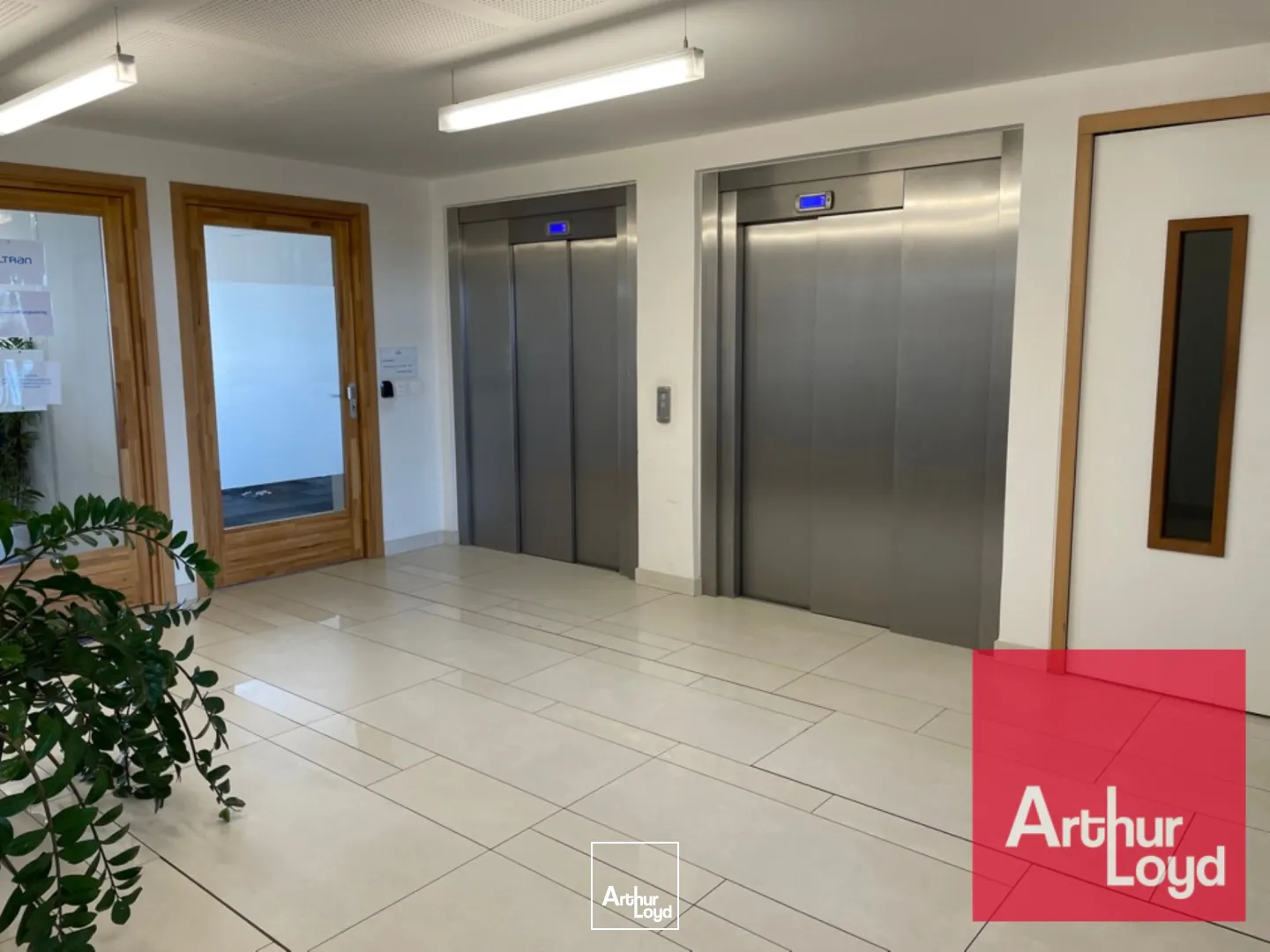 BUREAUX RECENTS A LOUER - PEROLS TRAMWAY ECOCITE PARC AEROPORT