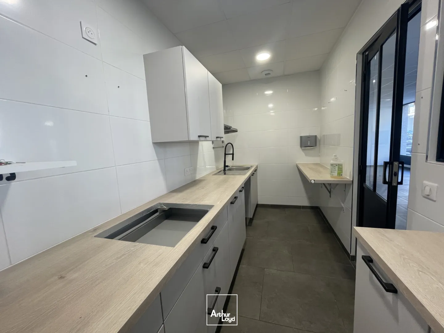 Locaux commerciaux à vendre à EVREUX 27000