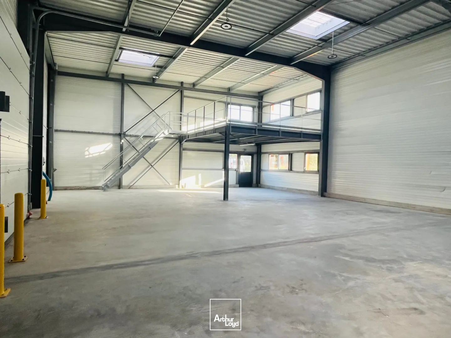 A LOUER/A VENDRE LOCAL ACTIVITE 372M2 ST NAZAIRE BRAIS