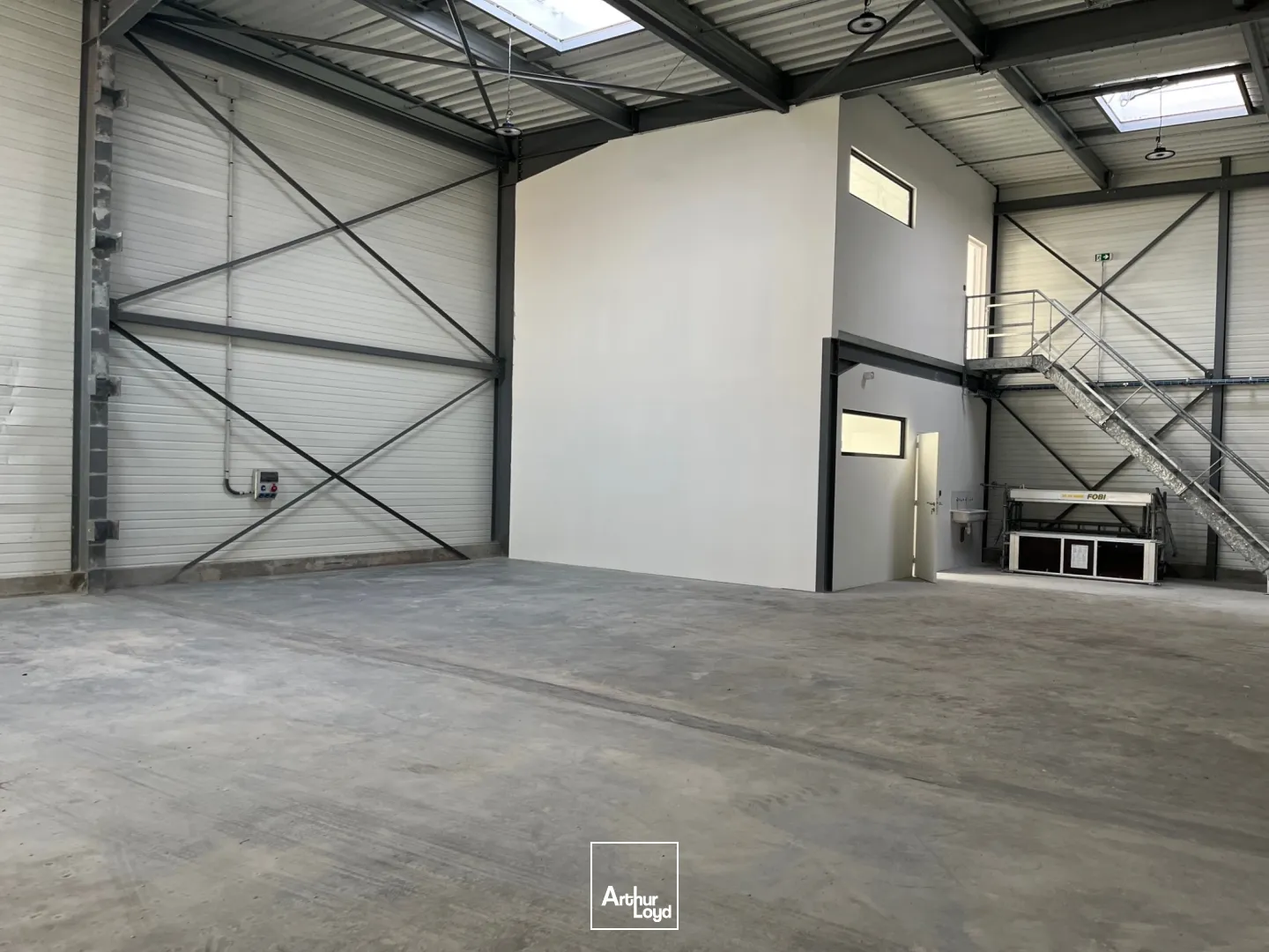 A LOUER/A VENDRE LOCAL ACTIVITE 372M2 ST NAZAIRE BRAIS