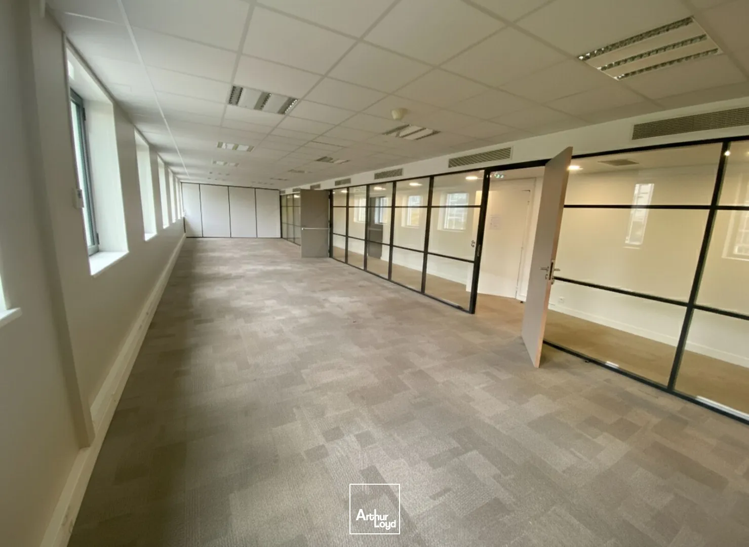 Bureaux à louer au pied du RER Nanterre Préfecture