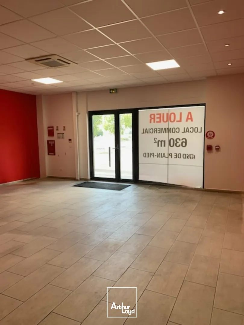 AVIGNON LE PONTET LOCAL COMMERCIAL A LOUER