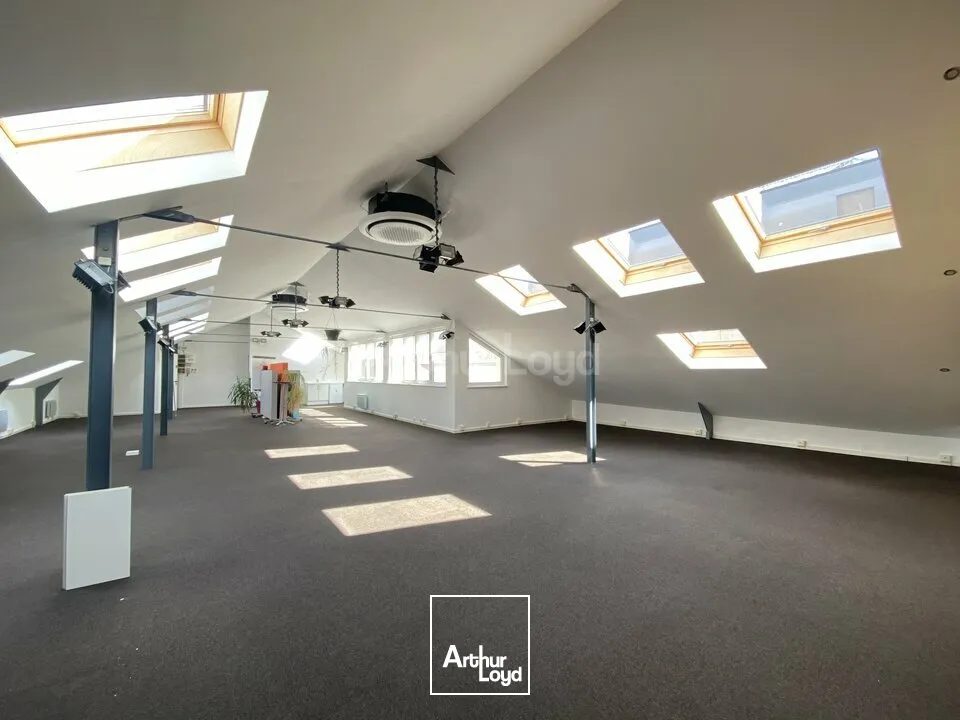 BUREAUX à LOUER de 223 m²