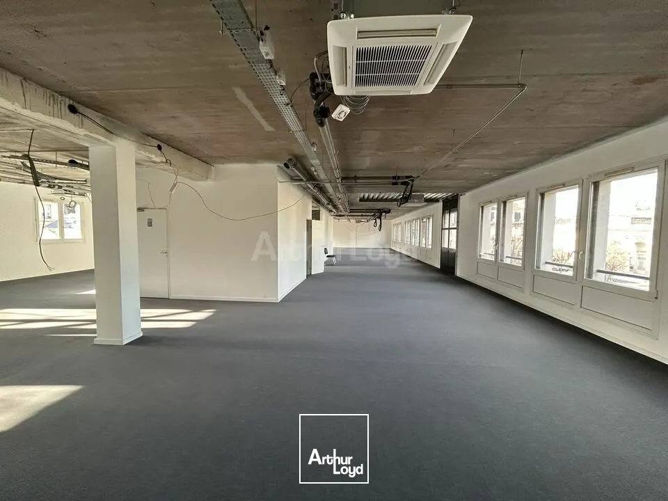 BUREAUX à LOUER de 808 m²