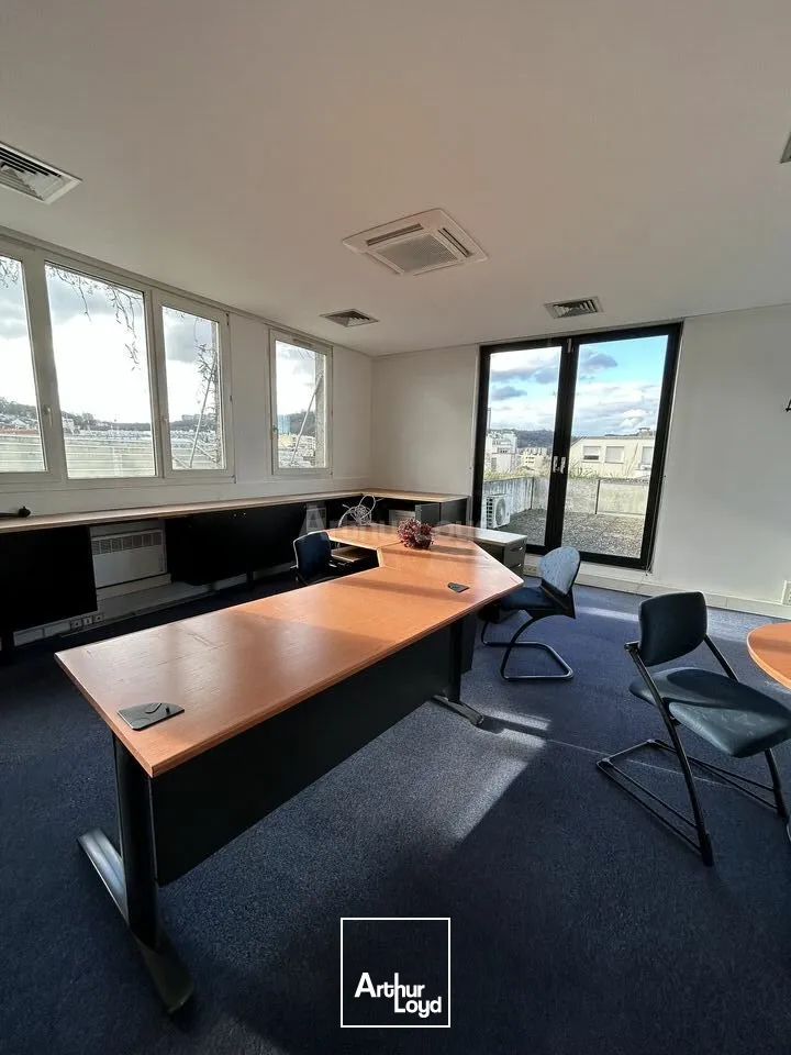 BUREAUX à LOUER de 808 m²