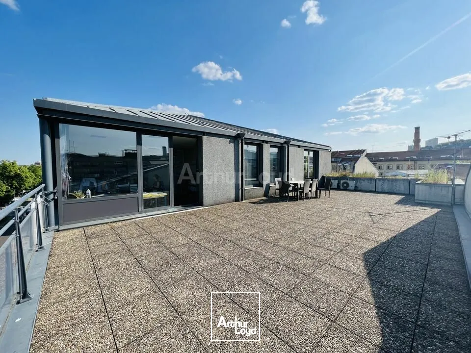 BUREAUX à LOUER de 808 m²