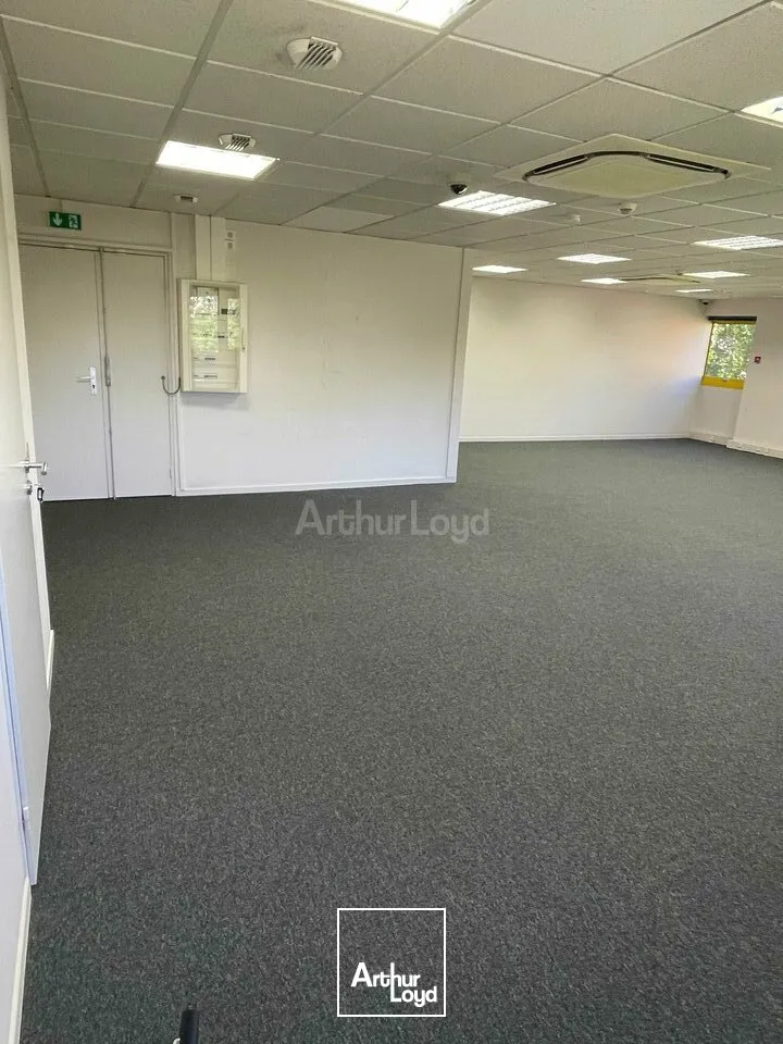 BUREAUX à VENDRE de 75 m²