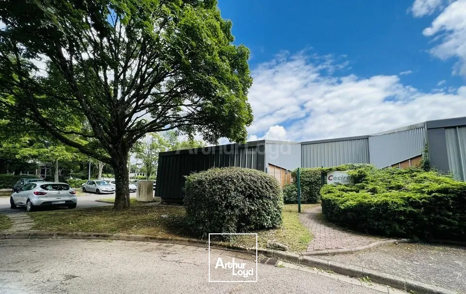 BUREAUX à VENDRE de 1270 m²