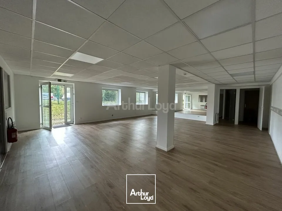 BUREAUX à VENDRE de 1270 m²