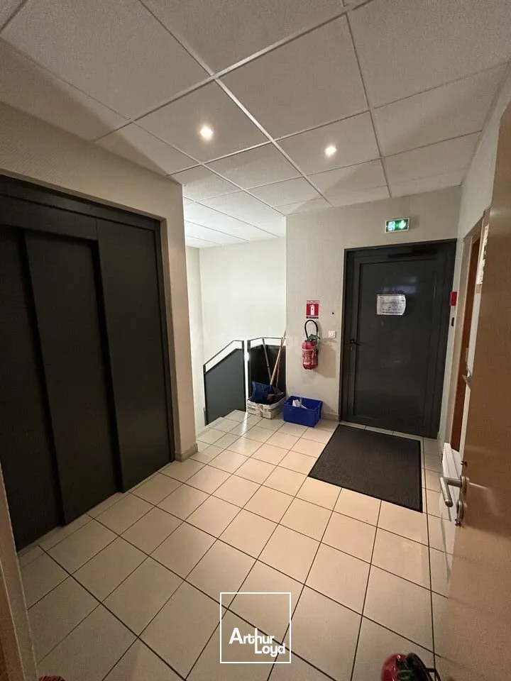 BUREAUX à VENDRE de 760 m²
