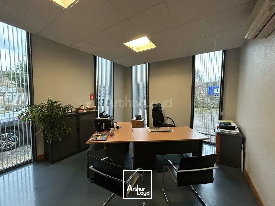 BUREAUX à VENDRE de 760 m²