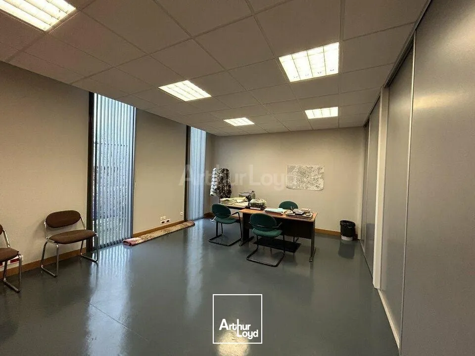 BUREAUX à VENDRE de 760 m²