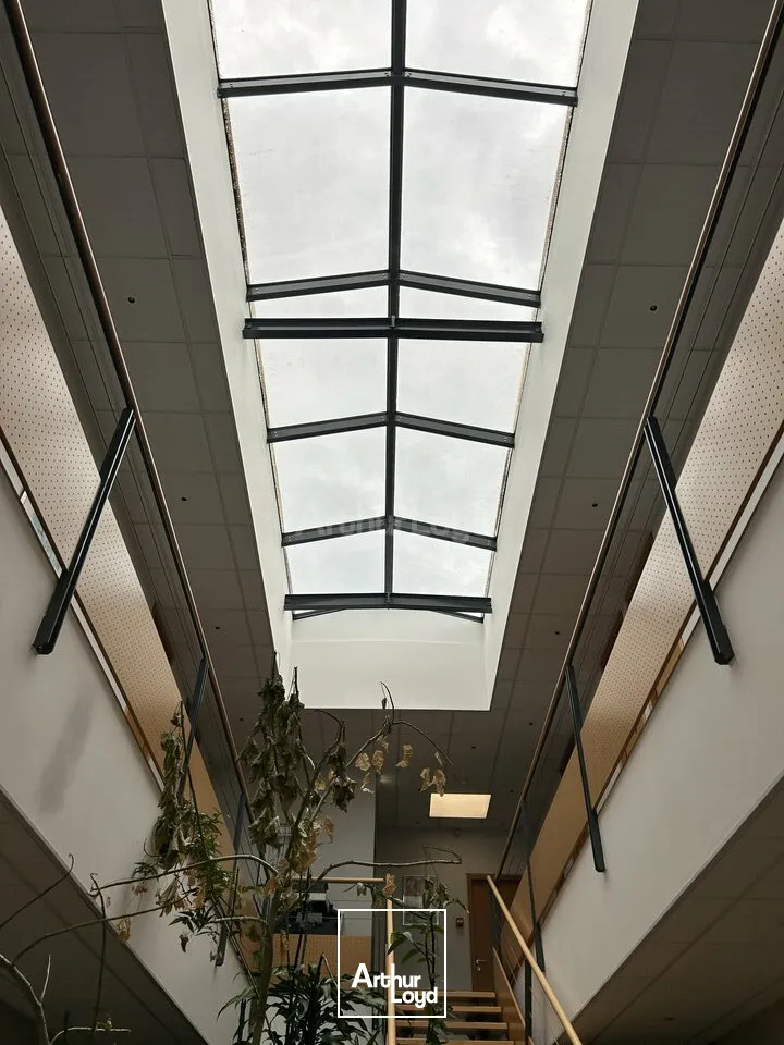 BUREAUX à VENDRE de 760 m²