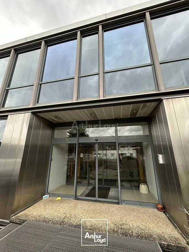 BUREAUX à VENDRE de 760 m²