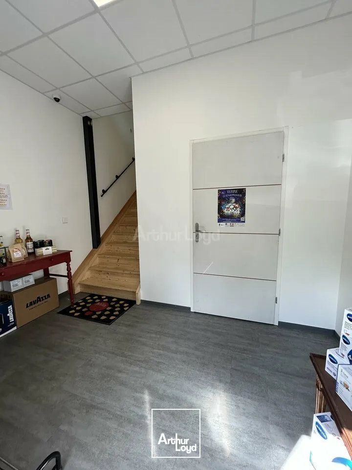 LOCAL D'ACTIVITE - ENTREPOT à VENDRE de 253 m²