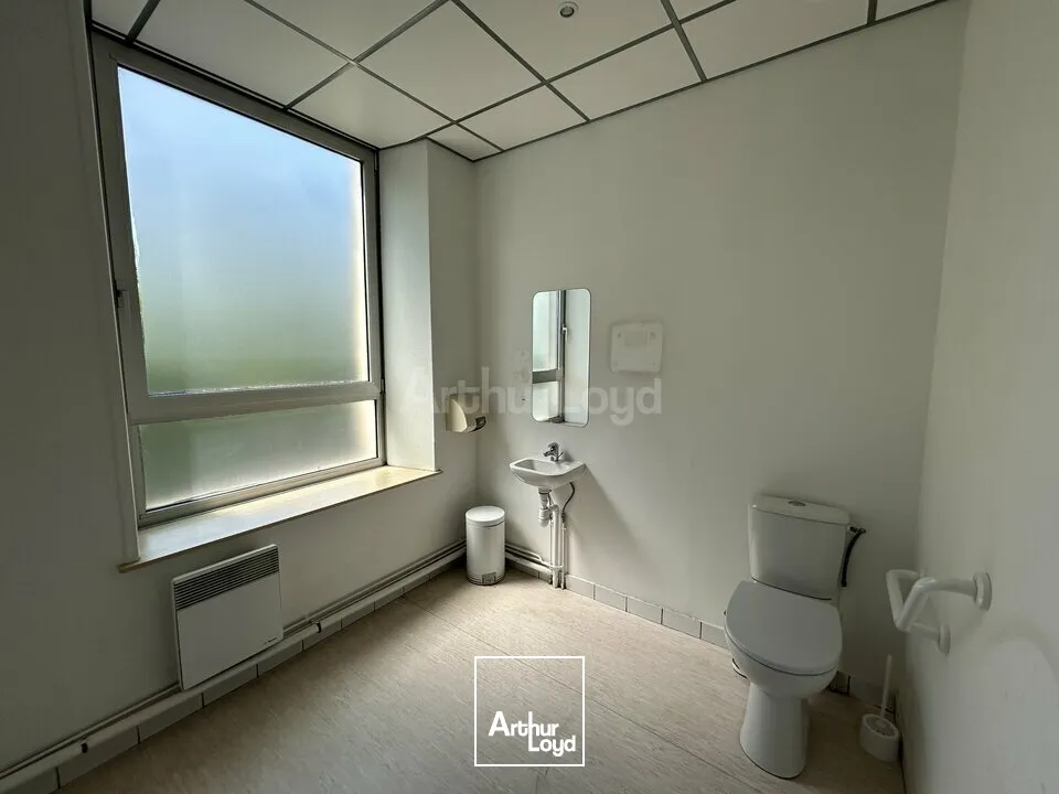 BUREAUX à LOUER de 233 m²