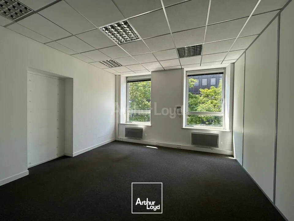 BUREAUX à LOUER de 233 m²