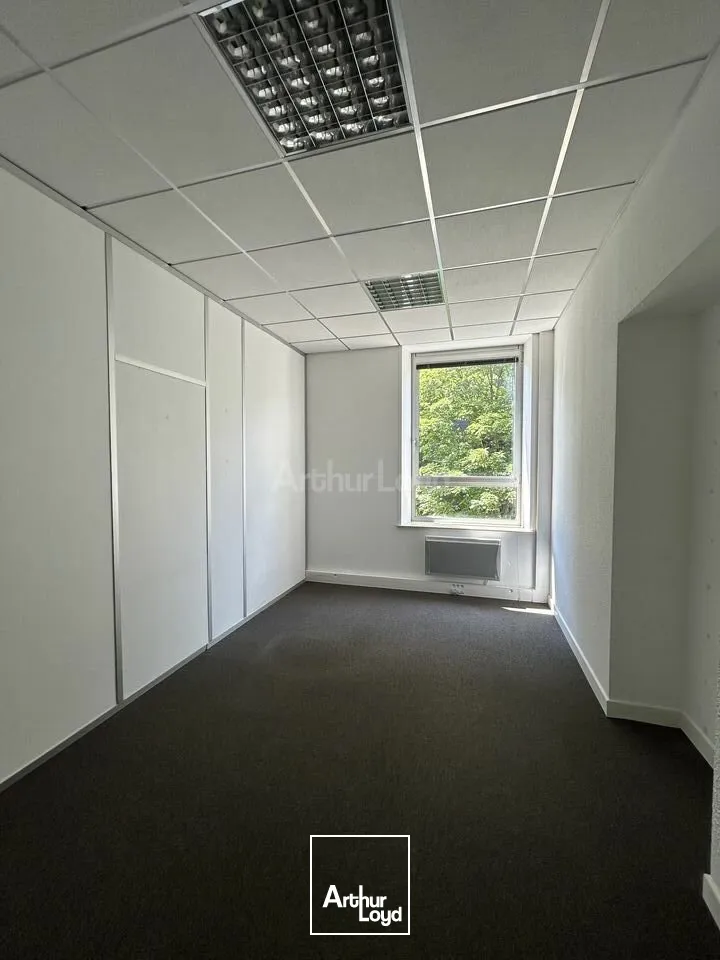 BUREAUX à LOUER de 233 m²