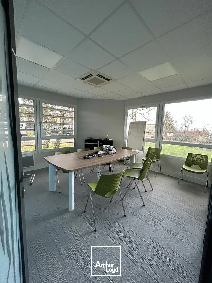 BUREAUX à LOUER de 179 m²
