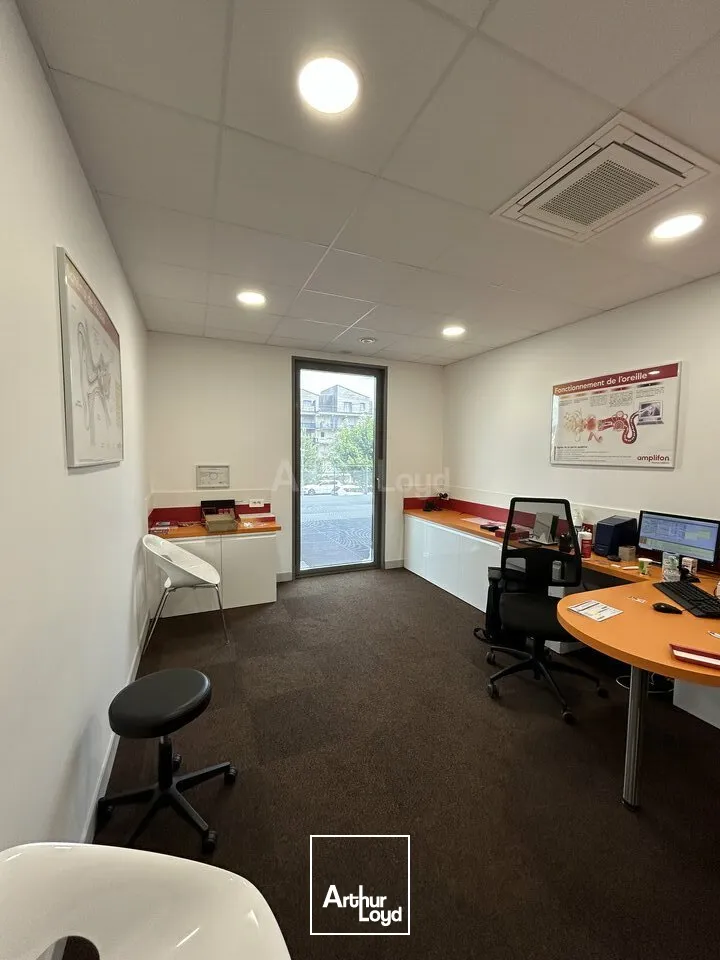 BUREAUX à VENDRE de 83 m²