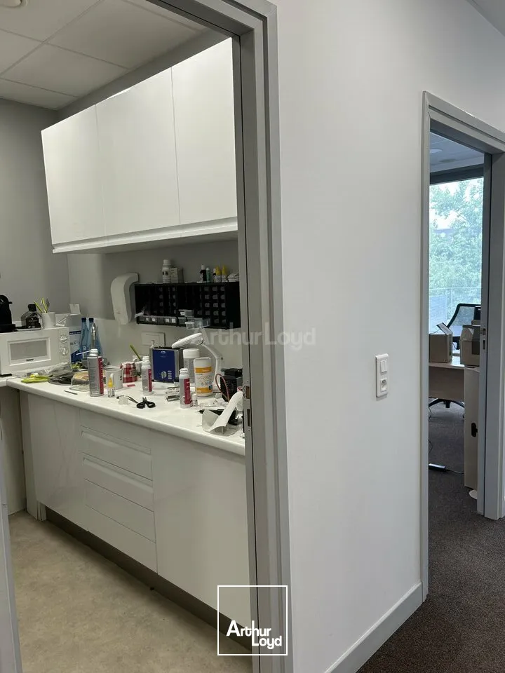 BUREAUX à VENDRE de 83 m²