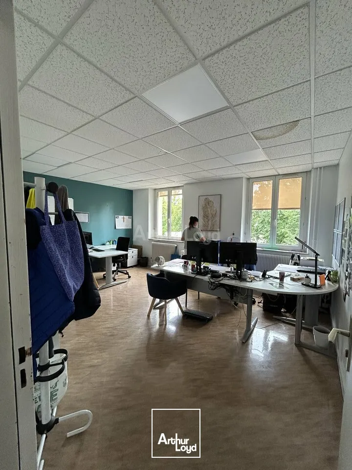 BUREAUX à LOUER de 1623 m²