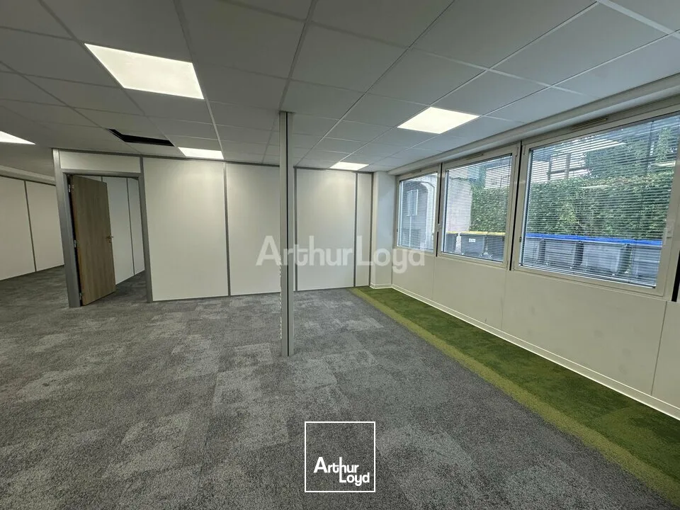 BUREAUX à LOUER de 1769 m²