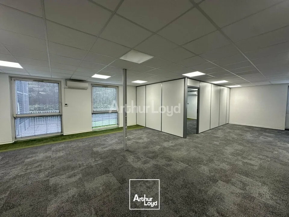 BUREAUX à LOUER de 1769 m²