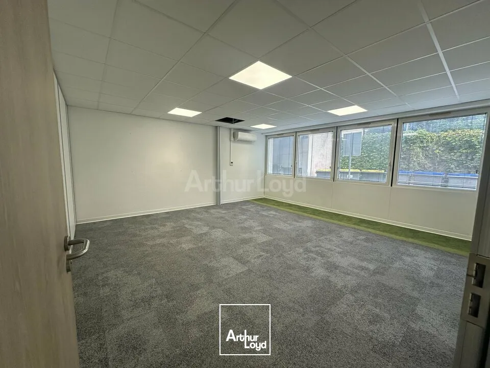 BUREAUX à LOUER de 1769 m²