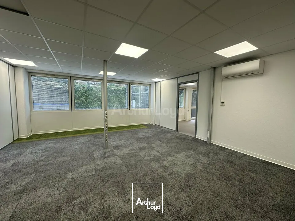 BUREAUX à LOUER de 1769 m²