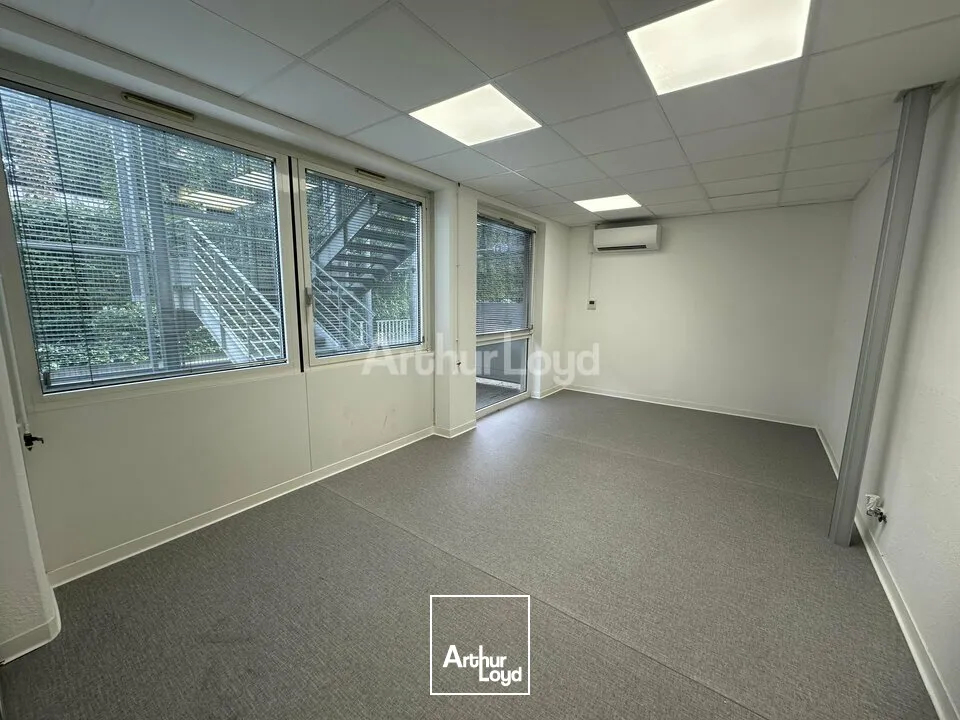 BUREAUX à LOUER de 1769 m²