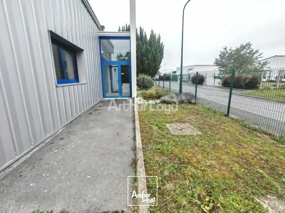 LOCAL D'ACTIVITÉ avec bureaux climatisés de 370m2 A LOUER - GUEUX