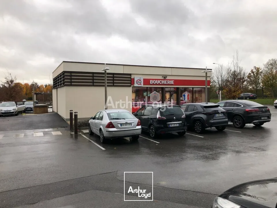 CELLULE COMMERCIALE EMPLACEMENT EXCEPTIONNEL - ZONE COMMERCIALE