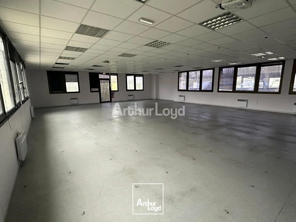 Immeuble de bureaux d'environ 1650 m2 sur une parcelle d'environ 5400 m2 - REIMS FARMAN 