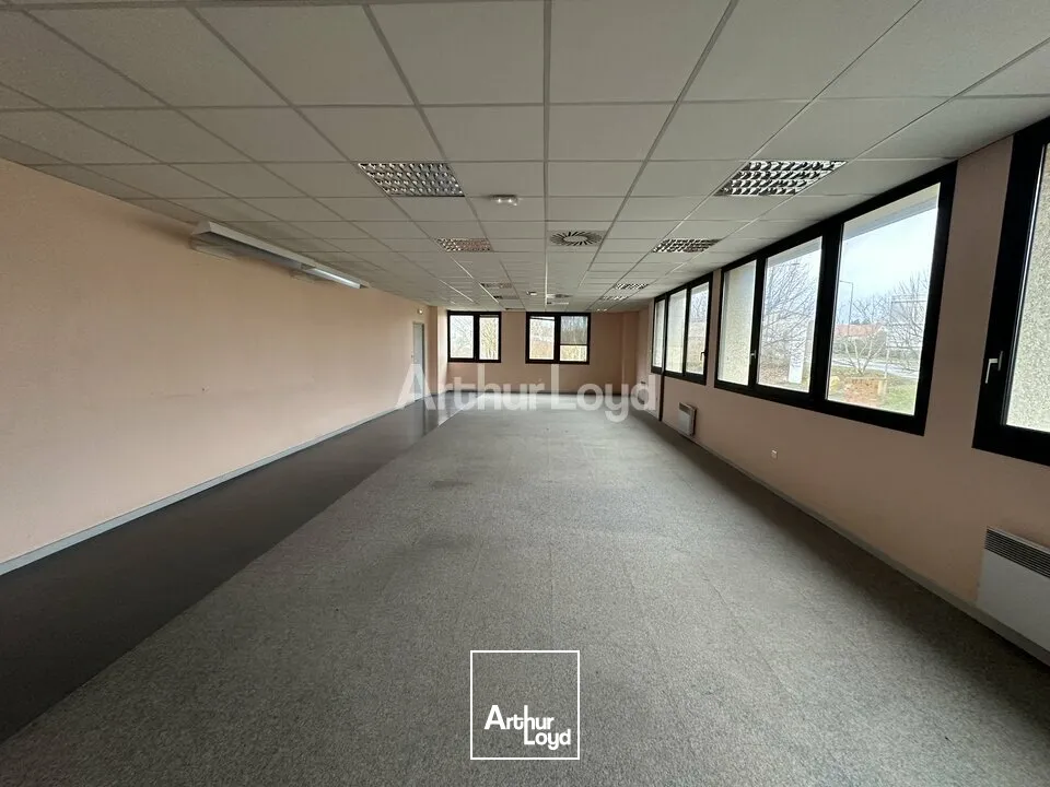 Immeuble de bureaux d'environ 1650 m2 sur une parcelle d'environ 5400 m2 - REIMS FARMAN 