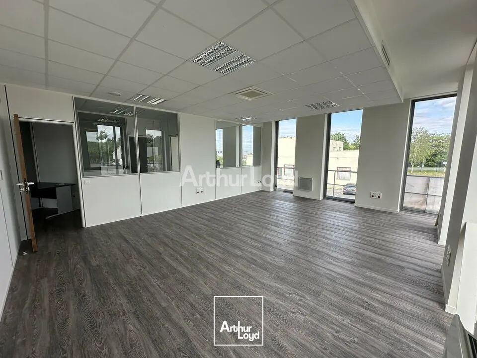 BUREAUX D'ENVIRON 110m2 - REIMS LA POMPELLE