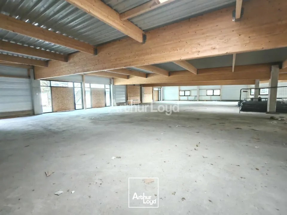 A louer à CORMONTREUIL - 1 094m2 de cellules d'activités, divisible à partir de 247m2