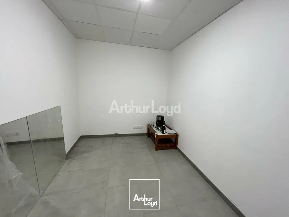 Cellule d'activité avec bureau à louer Saint-Brice-Courcelles