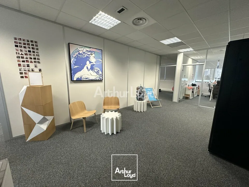 PLATEAUX DE BUREAUX D'ENVIRON 305M2 SECTEUR CLAIRMARAIS