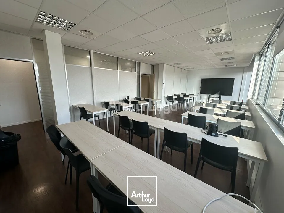 Plateau de bureaux d'environ 307 m2 - REIMS CLAIRMARAIS 