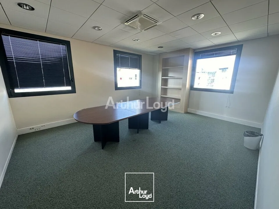 Plateau de bureaux d'environ 230m2 - REIMS CLAIRMARAIS