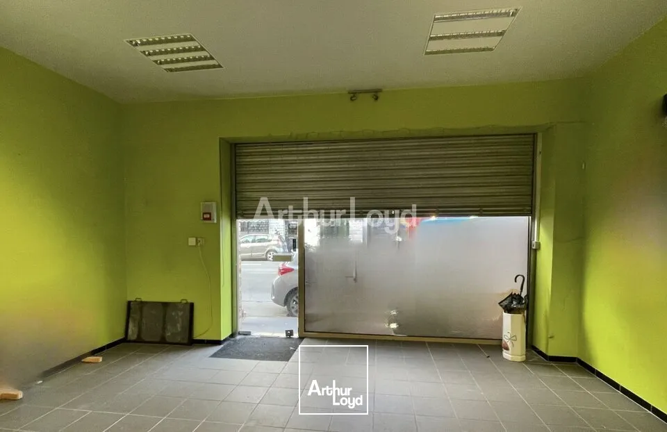 Secteur Jean-Jaurès à Reims, sur un axe très fréquenté - local commercial d'environ 115m2 - disponible de suite.